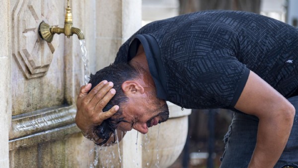 Cuma günü İstanbul'da! Tam 24 saat sürecek...